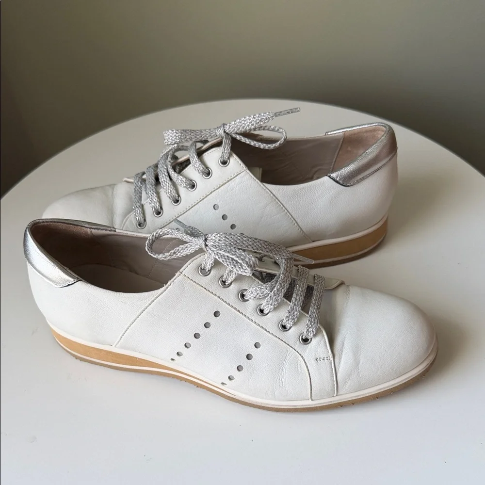 Fratelli Rosana Milano 1921 Italian Leather lace-up sneaker insole 9.75” Read